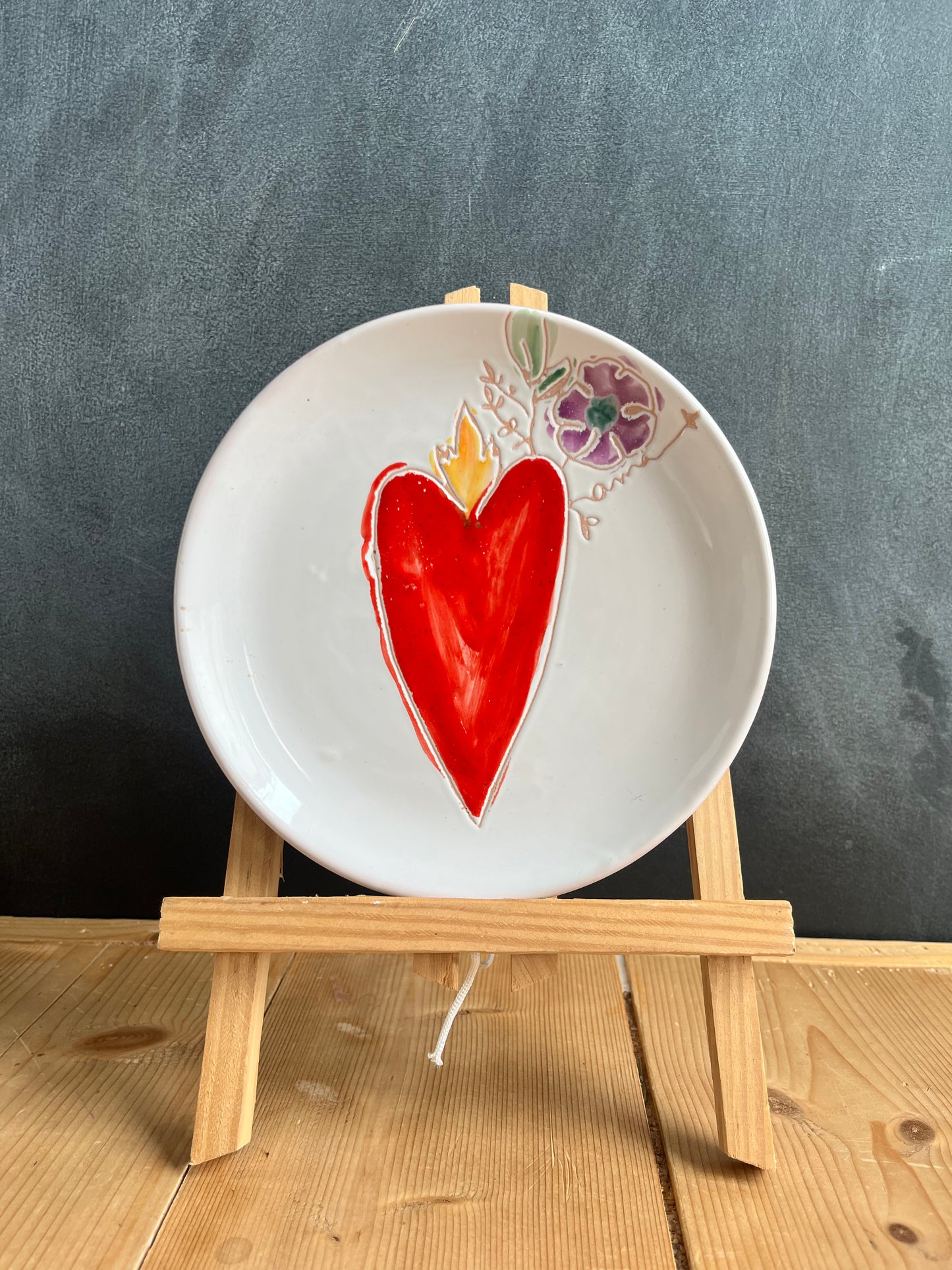 Piatto piano da dessert cuore sacro in ceramica
