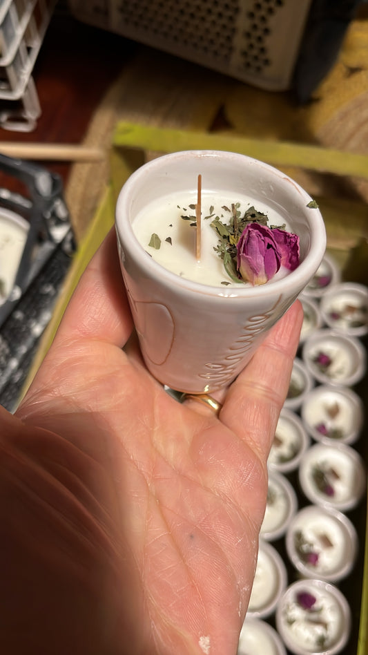 candela in tazza - profumo floraltea e menta - 60gr