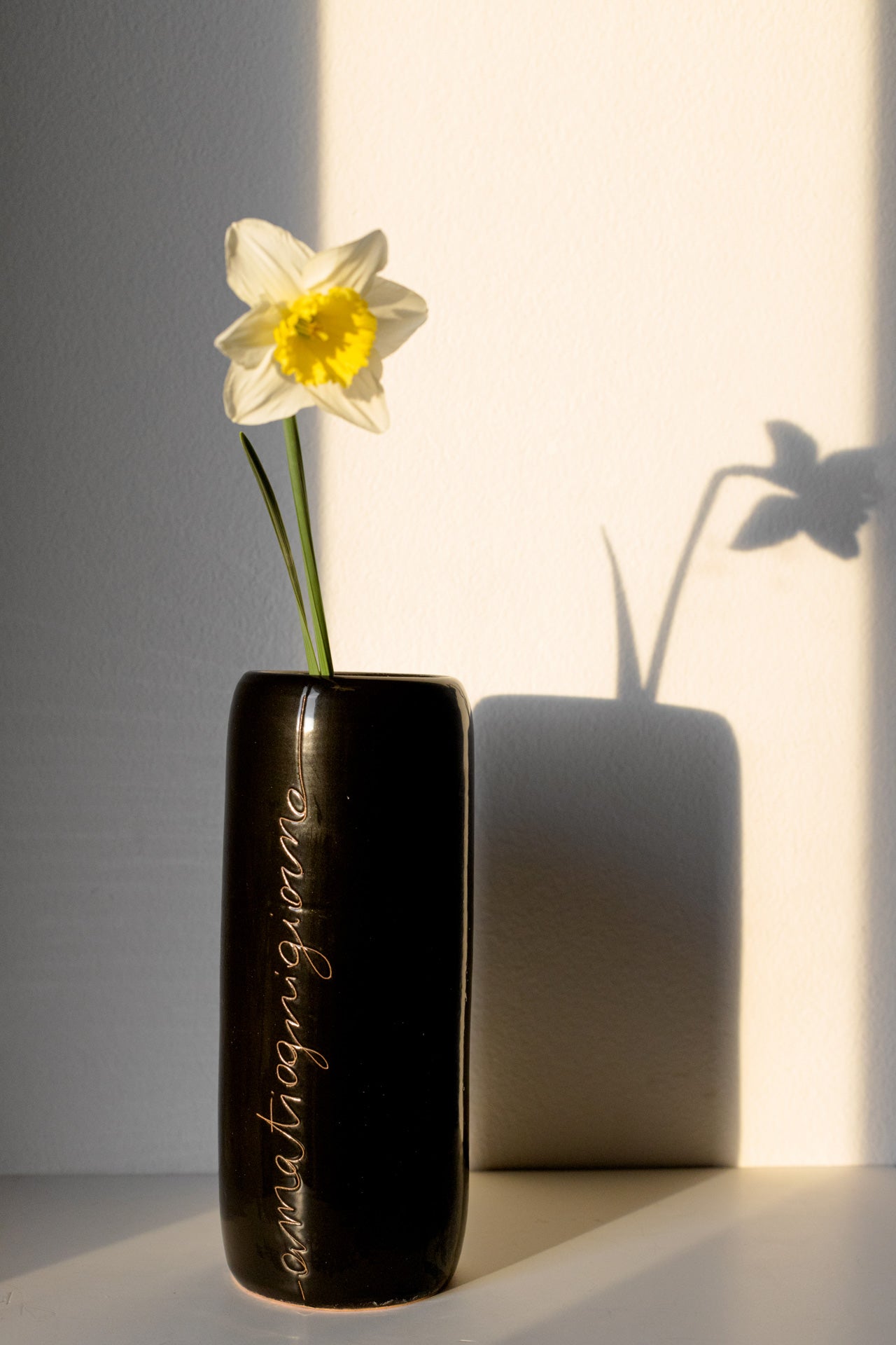 Vaso nero in ceramica altezza 27 cm