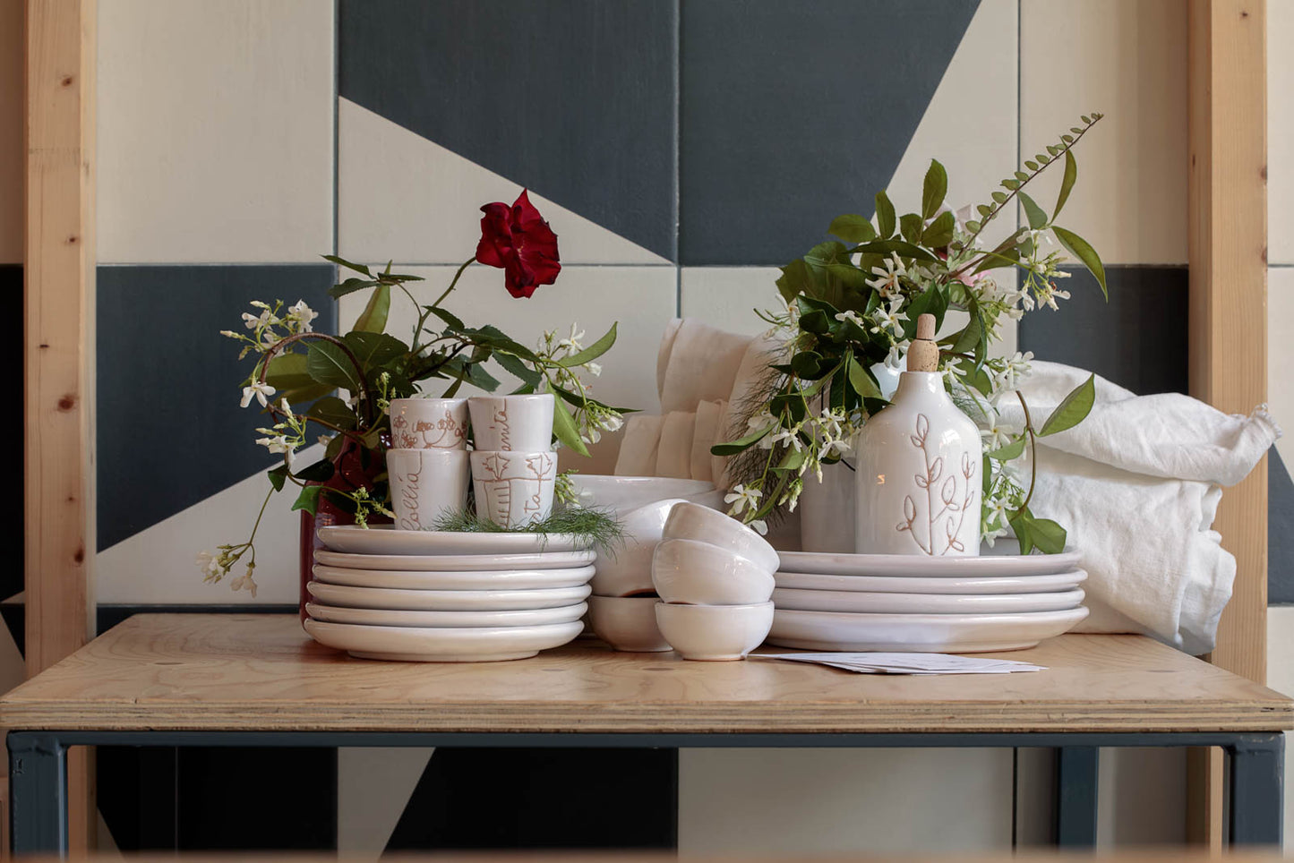 Abbonamento piatti bianchi in ceramica